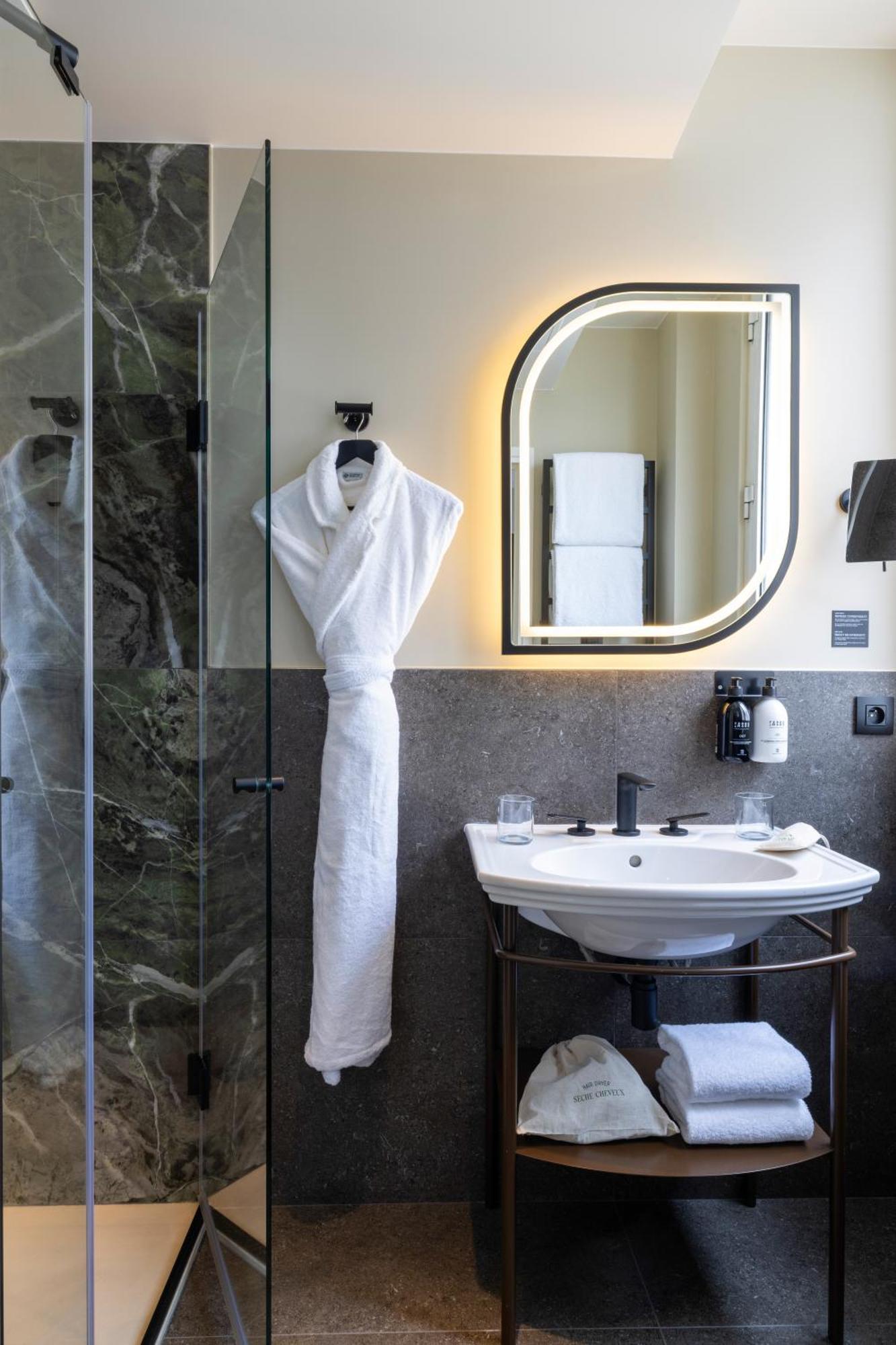 Hotel L'Ormaie & Spa Parijs Buitenkant foto